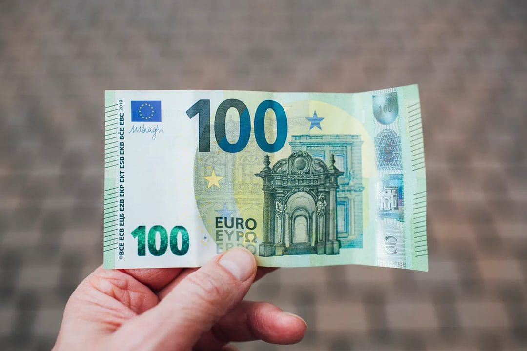 Subsídio de férias: o que a lei garante e o que fazer se a empresa atrasar