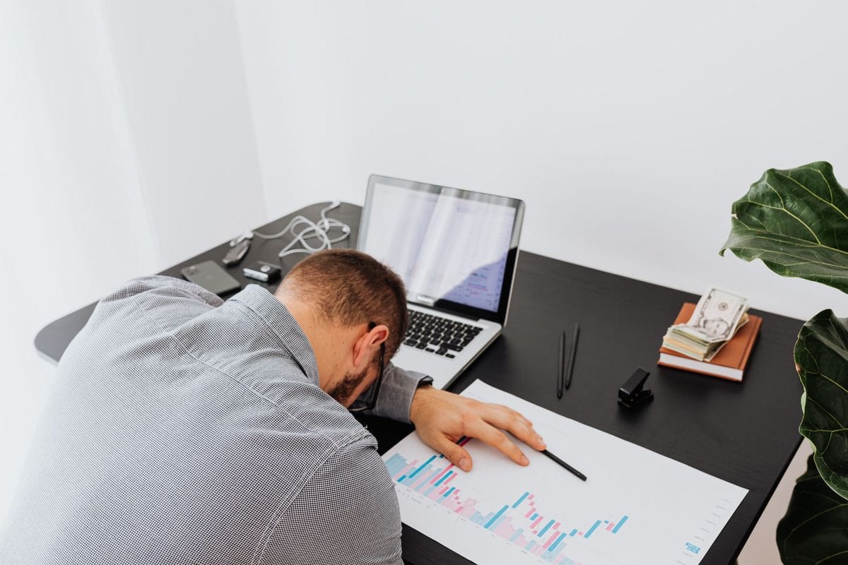 Regresso das Férias: Como Recuperar o Ritmo de Trabalho Sem Entrar em Burnout em Setembro